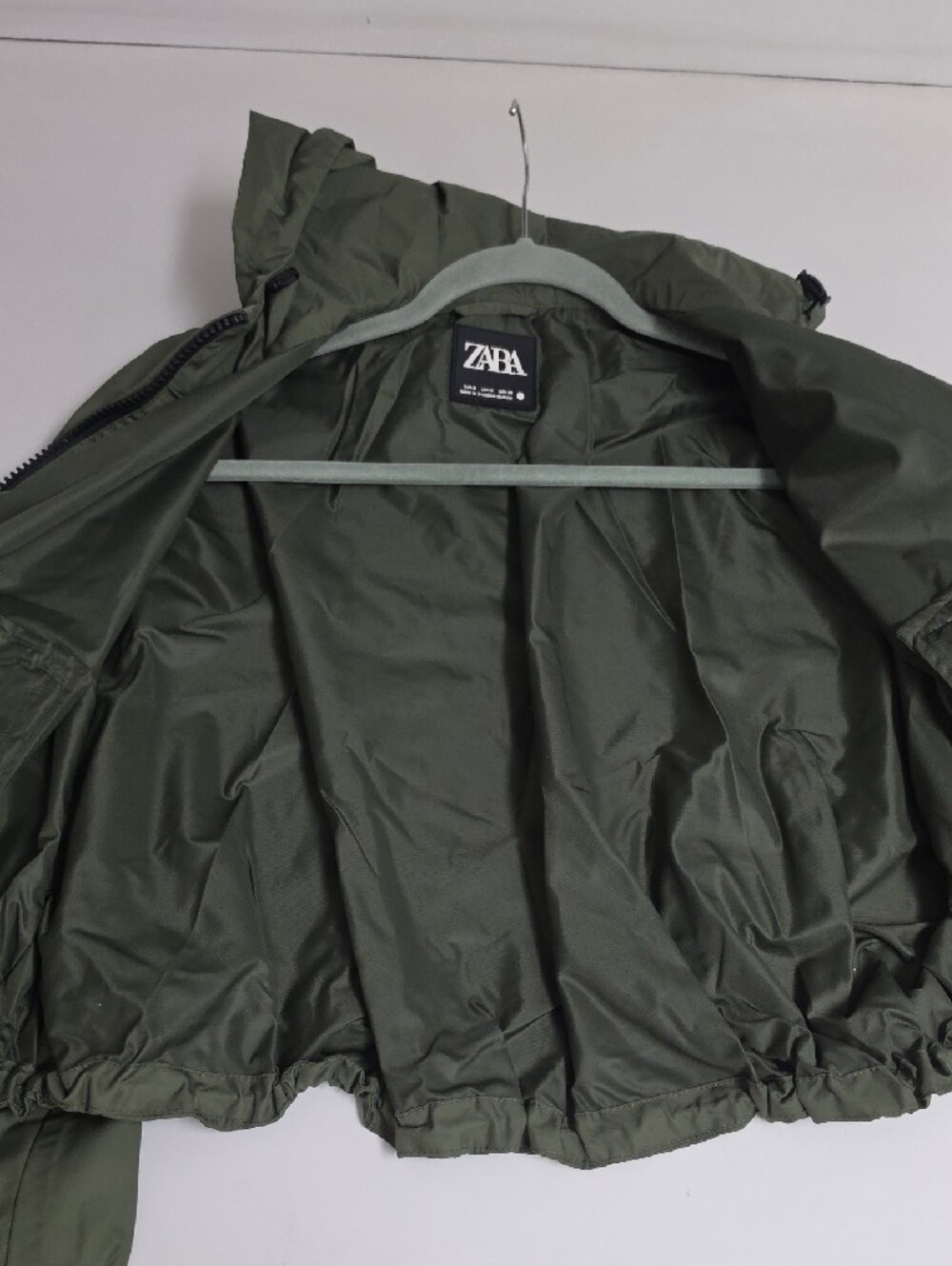 Zara Cropped Light Rain Jacket / Windbreaker in olive green. - Picture 9 of 9